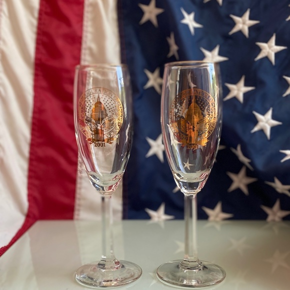 Champaign Glasses 2001 Inauguration of George W. Bush EUC - Picture 1 of 10